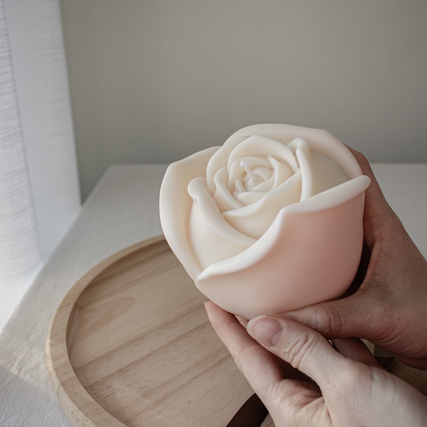rose coffee table decor