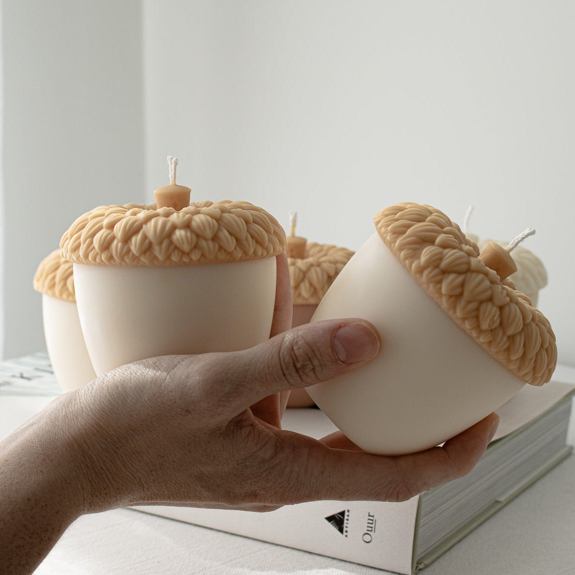 Autumn acorn candle with cozy seasonal vibes