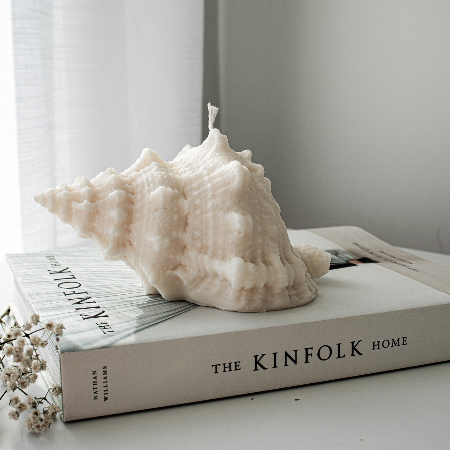 aesthetic candle decoration for coffee table