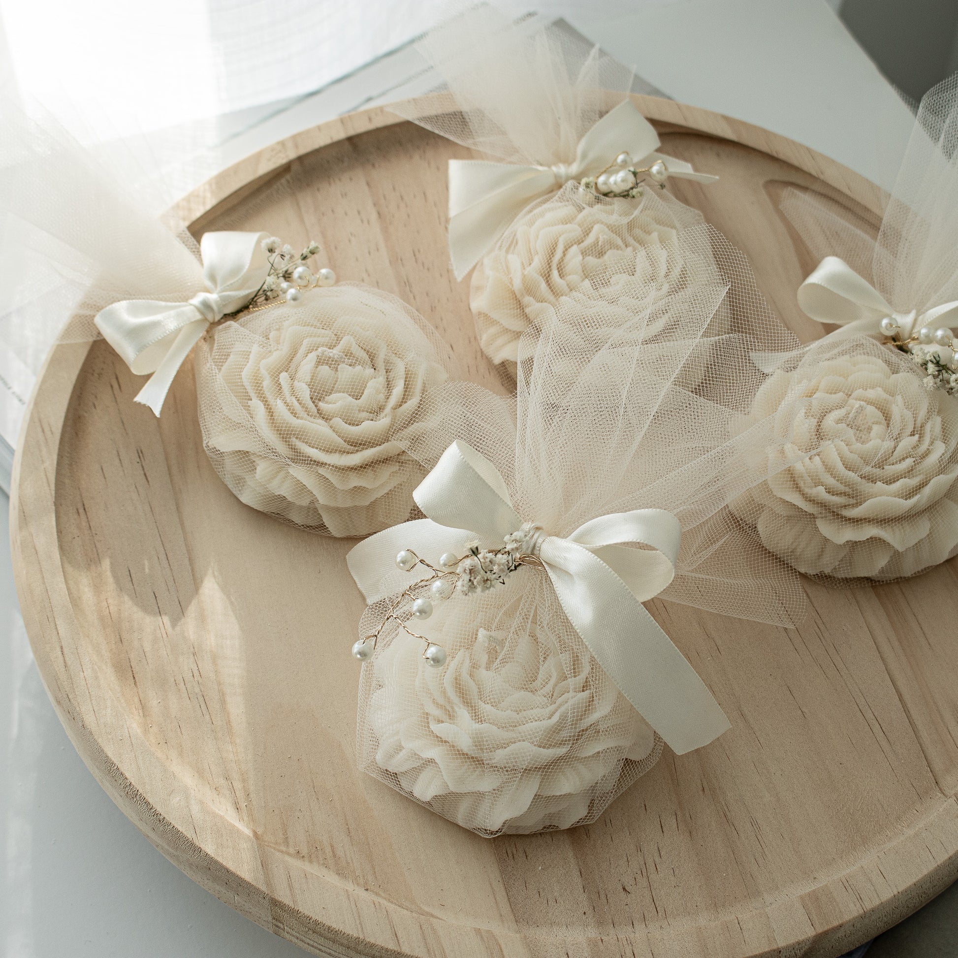 elegant flower candle gift 