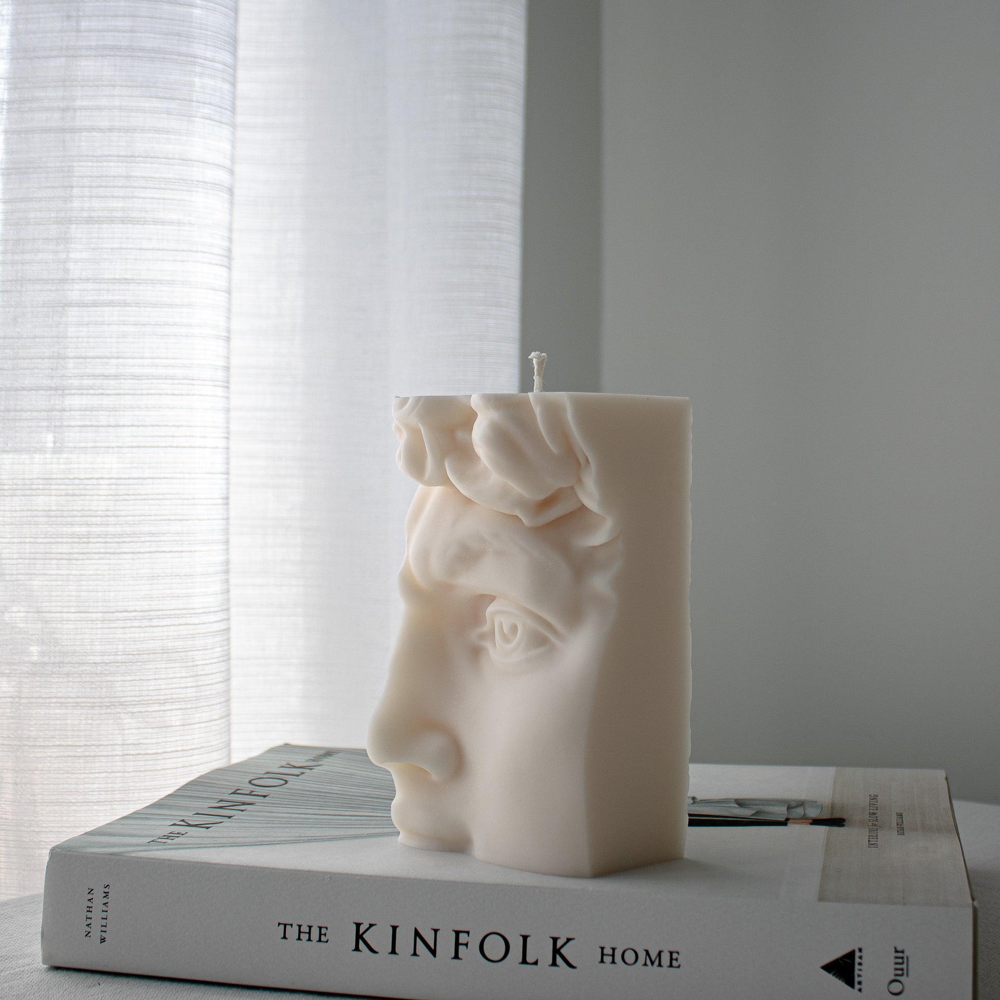 sculptural aesthetic candle