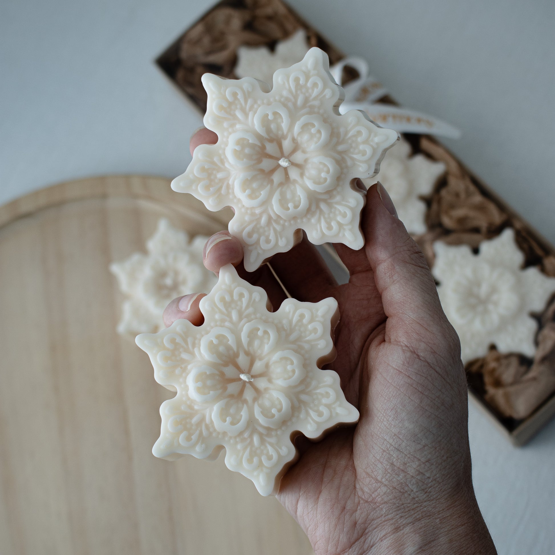 festive snowflake candle set