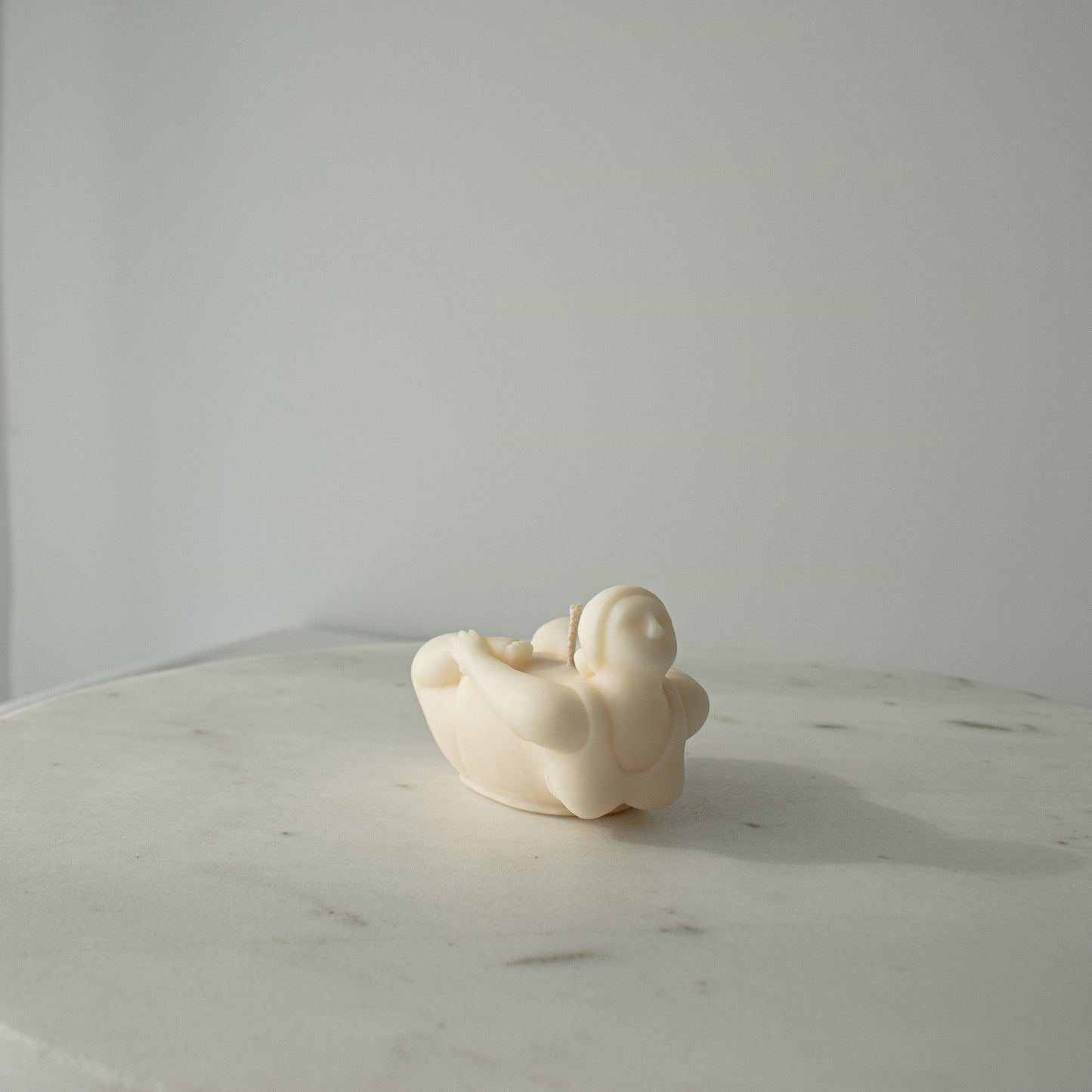 minimalistic yoga candle for coffee table 
