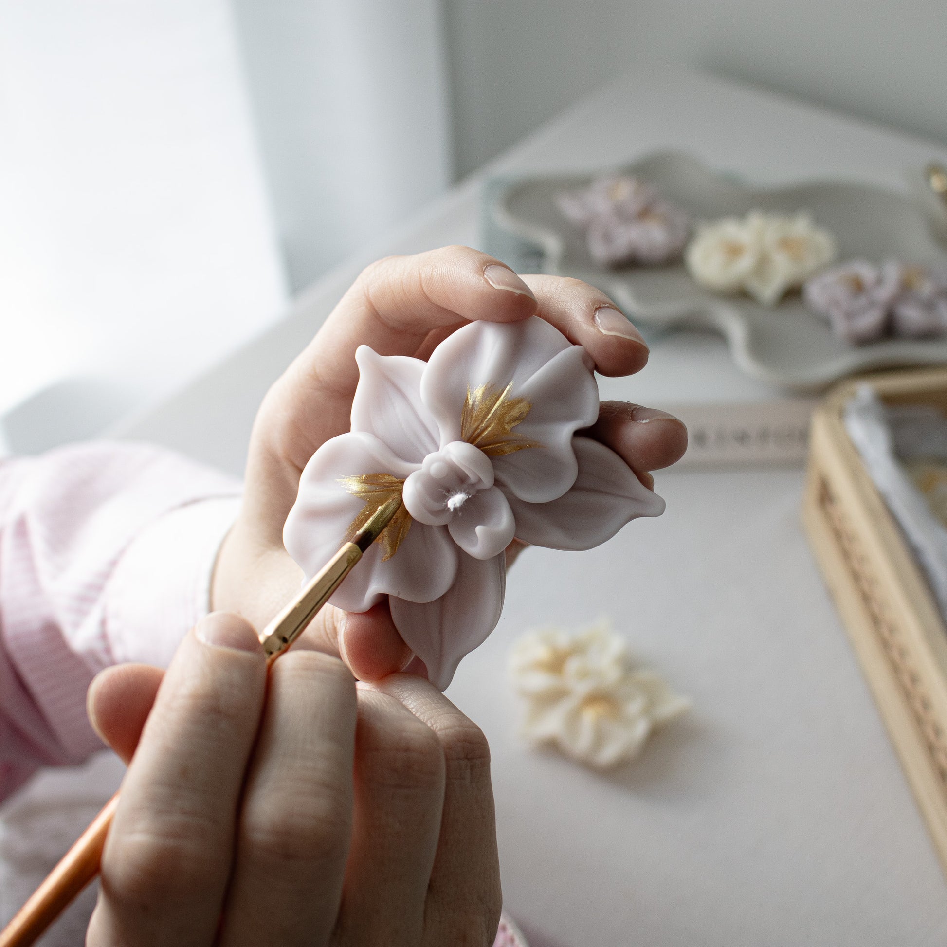 painting soy candles with candle warnish